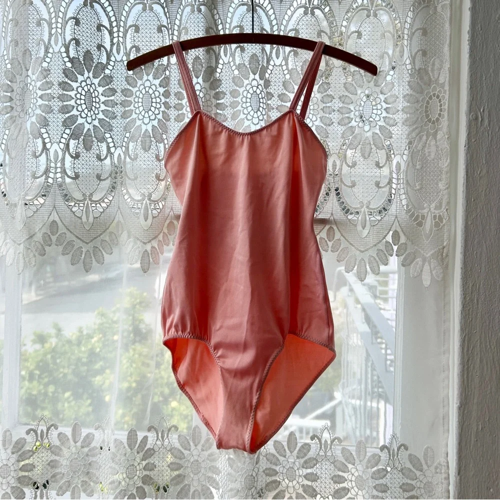 Made in USA Vintage Sweet Pink Ruched Silky Bodysuit
Small Women Ballet Leotard - Picture 1 of 6